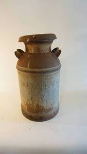 lot 118 image: Rock Creek cream can with lid 25 inch