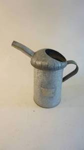 lot 124 image: Galvanized metal oil can 13 inches tall
