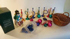 lot 276 image: Lot Christmas Decorations