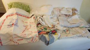 lot 280 image: Fun vintage linen lotplease see all photos