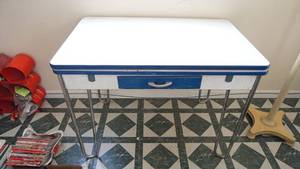 lot 287 image: Porcelain table with drawer