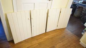lot 289 image: Lot of 4 painted panel cupboard doors