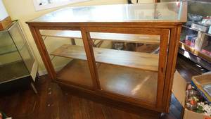 lot 2 image: Solid Oak Antique floor display showcase