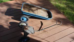 lot 309 image: Vintage wagon painted blue as is