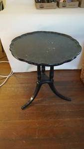 lot 310 image: Antique occasional table 24 x 22 diameter