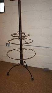 lot 316 image: Tall round adjustable display rack on wheels