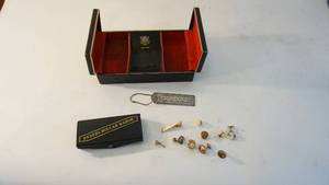 lot 318 image: Mens vintage cufflinks etc.