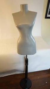 lot 333 image: Mannequin bust on stand
