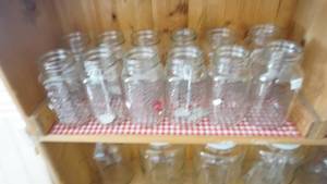 lot 337 image: Dozen canning jars