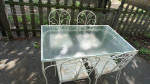 lot 349 image: Outdoor patio set