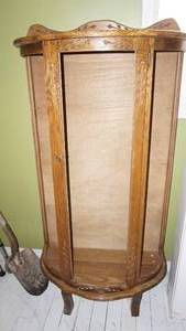 lot 357 image: Oak Curio cabinet shellno key no shelves no glass