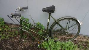 lot 363 image: Vintage Italian bike as is