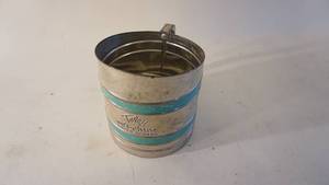 lot 367 image: Vintage baking sifter