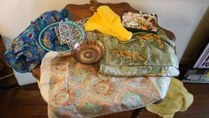 lot 381 image: Costume jewelry, vintage scarves etc.