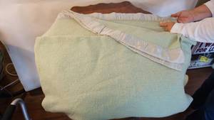 lot 391 image: FARIBO 100% Wool Fluff-loomed blanket from Faribault Woolen Mill Company
