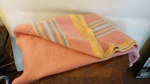lot 394 image: Collectible vintage wool blanket