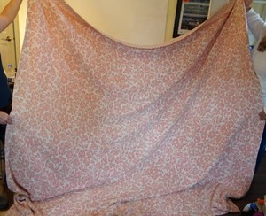 lot 399 image: Beautifully crocheted spread handcrafted with pride in Minnesota by Linda L