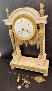 lot 37 image: Vintage Marble Clock (for parts or repair)