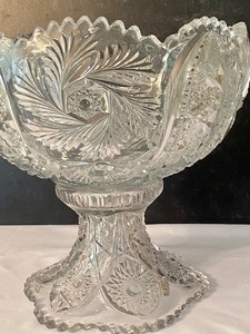 lot 88 image: Beautiful Vintage Punch Bowl with Pedestal Base