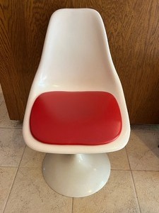 lot 24 image: Vintage Tulip Chair