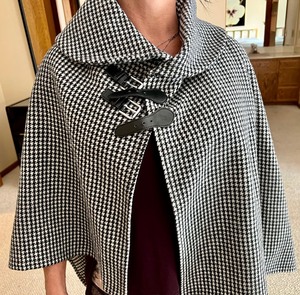 lot 105 image: Ralph Lauren Houndstooth Cape
