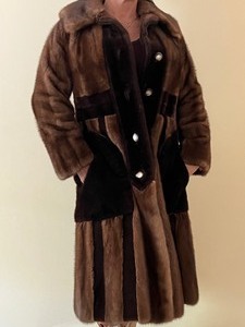 lot 103 image: Gorgeous Vintage Two Tone Fur Coat