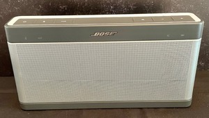 lot 41 image: New Bose Sound Link Bluetooth Speaker III