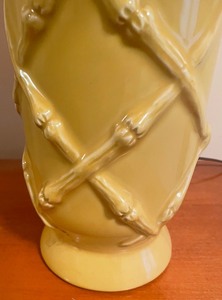 lot 53 image: Vintage Yellow Lamp