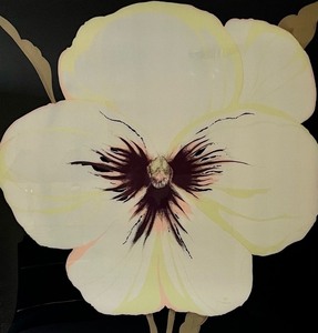 lot 57 image: Fantastic Floral Framed Wall Decor