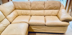 lot 64 image: Inviting Ivory Leather Sectional