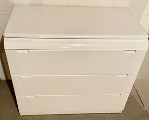 lot 166 image: White Lacquer Dresser
