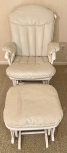 lot 189 image: Glide-R-Motion by Dutailier Glider with Ottoman