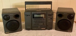 lot 192 image: Sony Mega Bass Stereo
