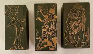 lot 198 image: Vintage Wizard of Oz Printers Blocks