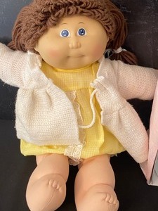 lot 237 image: Vintage Cabbage Patch Doll and a Madame Alexander Doll