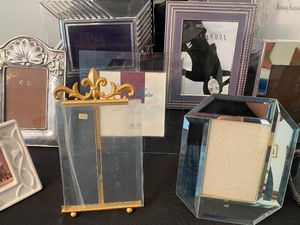 lot 75 image: Variety of Decorative Picture Frames