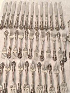 lot 225 image: Oneida Flatware