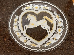 lot 245 image: Vintage Peter Hunt Folk Art Horse Platter