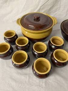 2 Large Pots with Covers