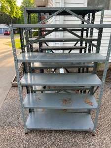 3 Metal Stands