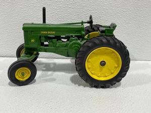 Die Cast John Deere 70 Tractor