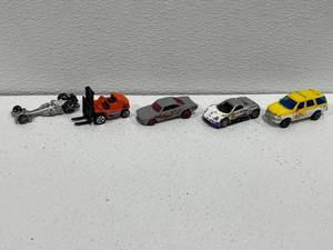 Lot of Matchbox, Hot Wheels, Etc...