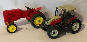 lot 64 image: 6 Vintage Diecast Tractors