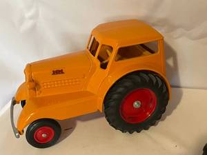lot 83 image: 3 Vintage Die Cast Tractors