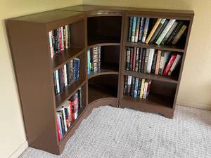 lot 92 image: Vintage Wooden Corner Bookcase and Books