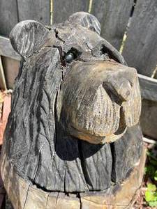 lot 161 image: Hand Carved Welcome Bear