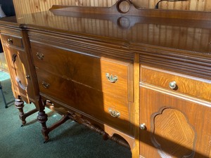 lot 100 image: Vintage Buffet Server