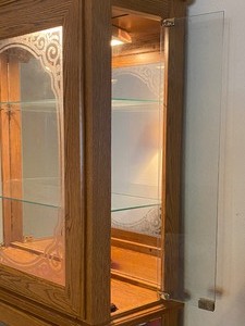 lot 112 image: Nice Sized Display Cabinet
