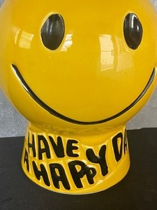 lot 125 image: Vintage Happy Day McCoy Cookie Jar
