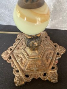 lot 127 image: Vintage Metal Base Table Lamp